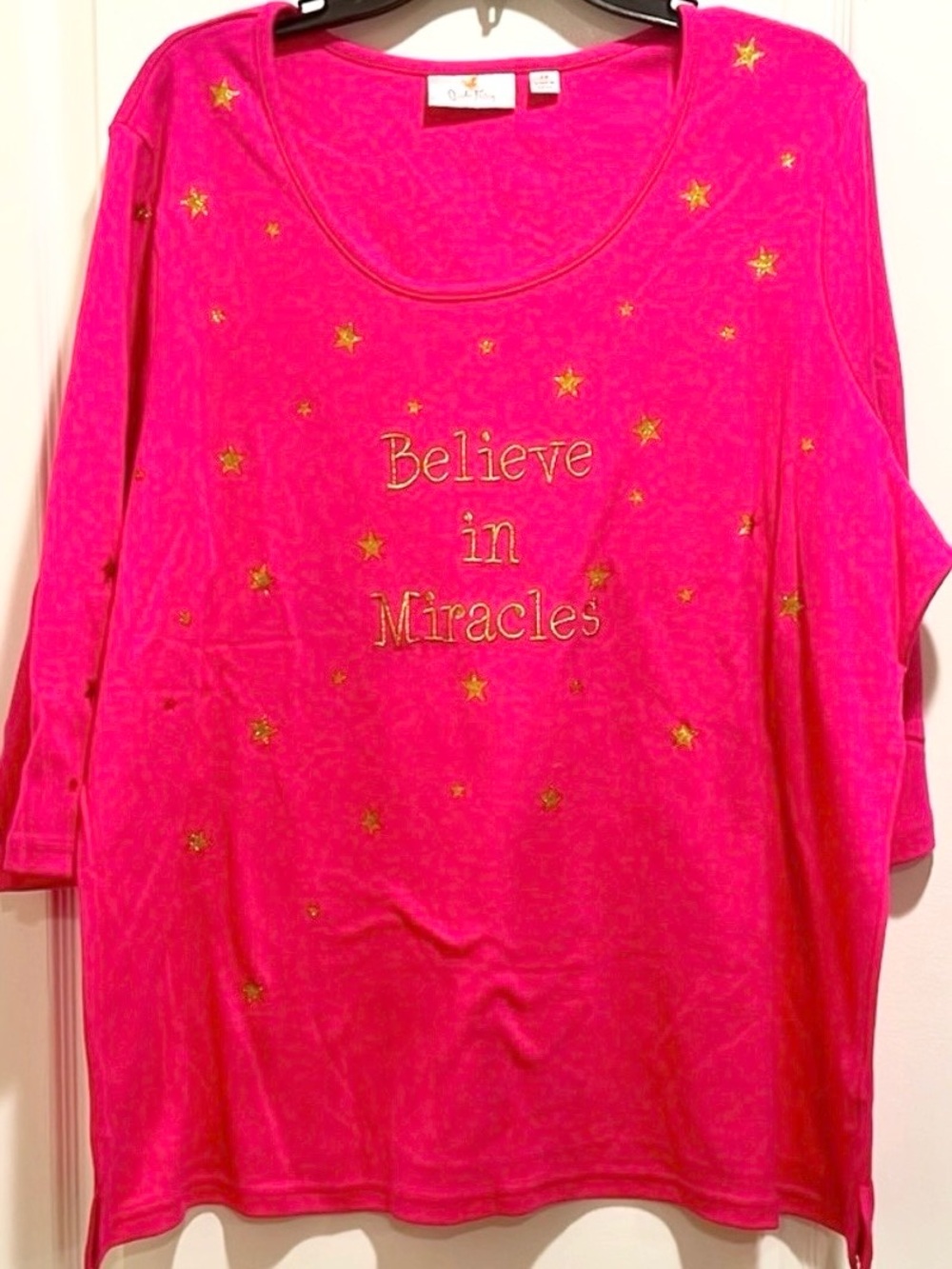 🌟Quacker Factory “Believe in Miracles” Tee🌟